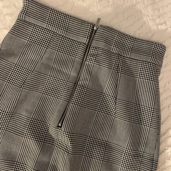 H&M Houndstooth Mini Skirt With Pockets - Picture 6 of 8